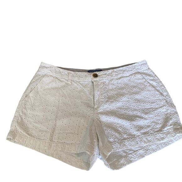 Old Navy Everyday Shorts White Eyelet Classic Size 4 Side Front Pockets - Picture 10 of 11